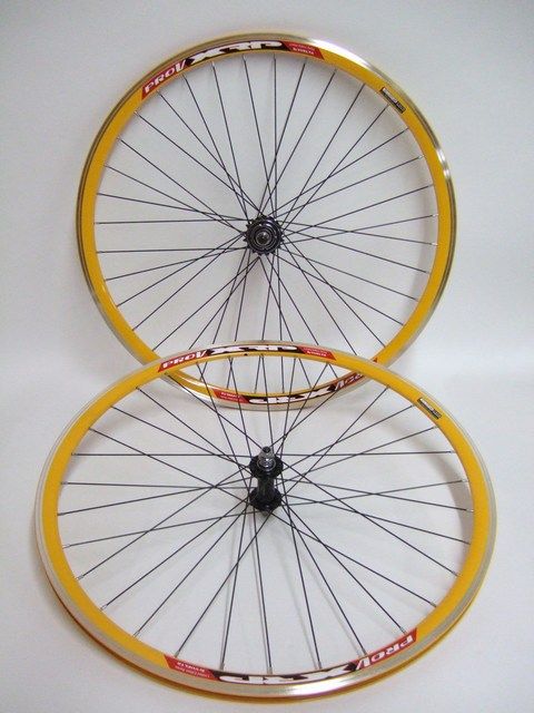 wheels come with a free 16t cog and lock ring